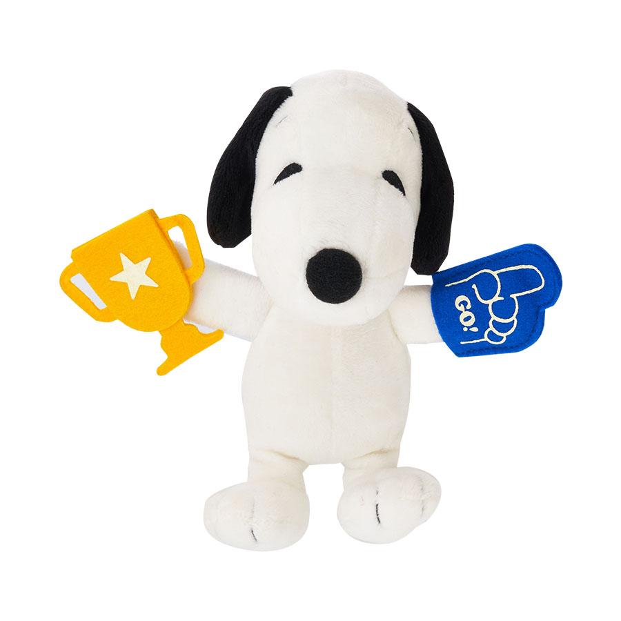 Peanuts トロフィー付きぎゅっとぬいぐるみ スヌーピー ｔｂｓショッピング