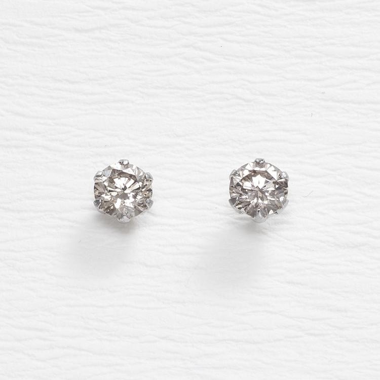 プラチナ ダイヤモンドピアス 0.4ct-