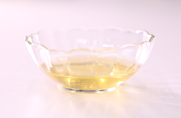 豊かな大自然の贈り物。ハンガリー産のアカシア蜂蜜！