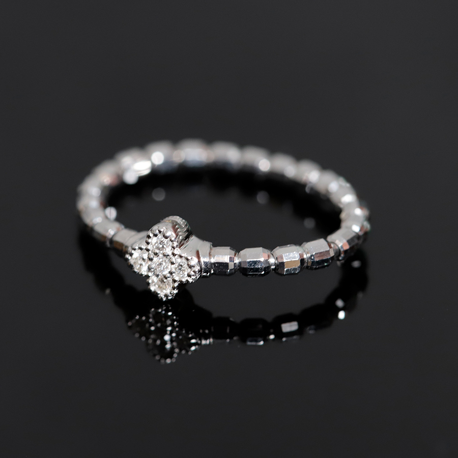ダイヤ花】8号~20号対応 ストレッチリング Pt950 0.05ct ダイヤ花】8号~20号対応 ストレッチリング Pt950 0.05ct