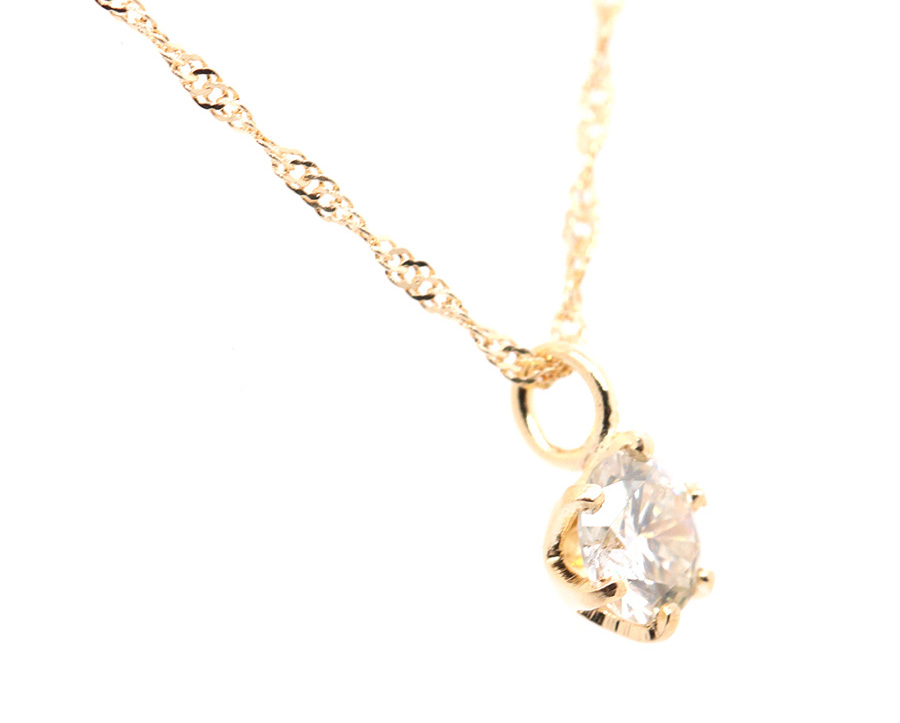 天然ダイヤを使用したペンダント