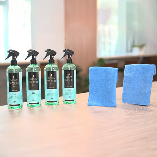 ヒバウッドプラス ボトル500ml×4本+マイクロファイバークロス×2枚
